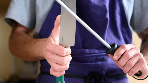 Affûter et aiguiser un couteau : quelle différence ? - Atma Kitchenware