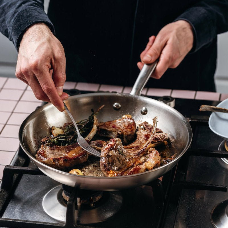 ¿Cómo desglasar una sartén de acero inoxidable? - Atma Kitchenware