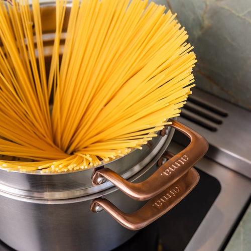 Le grand faitout en inox et son pasta pot, poignées bronze - Atma Kitchenware