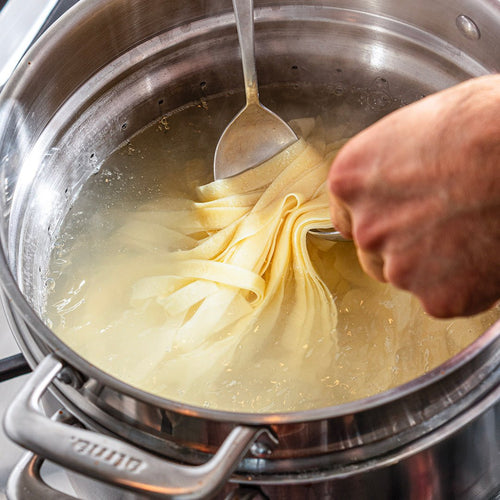 Le Pasta Pot en inox - Atma Kitchenware