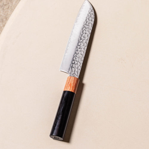 Le Santoku avec son étui - Atma Kitchenware