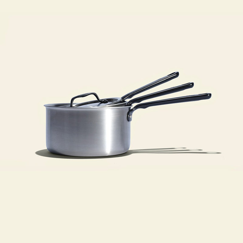 Le trio de casseroles parfaites en inox avec manches noirs - Atma Kitchenware