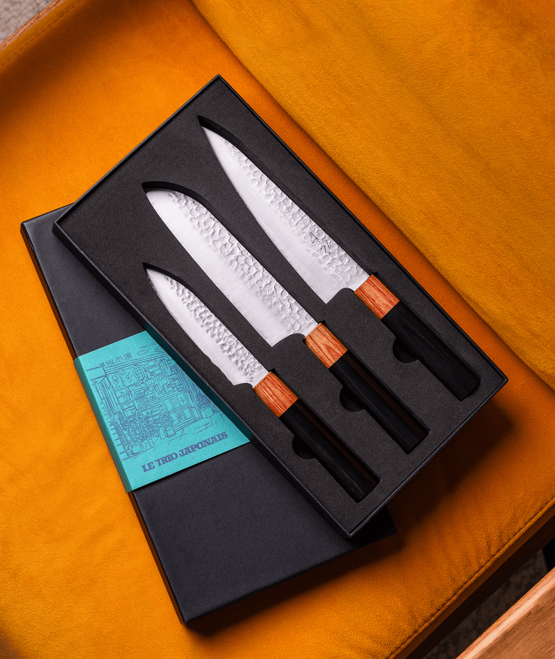 Le trio de couteaux japonais avec leurs étuis - Atma Kitchenware